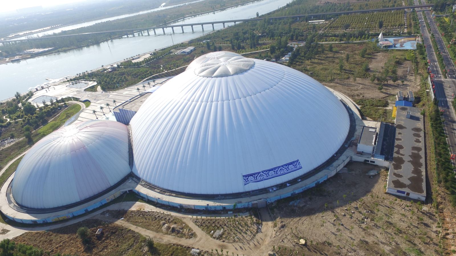 充氣膜高爾夫球場